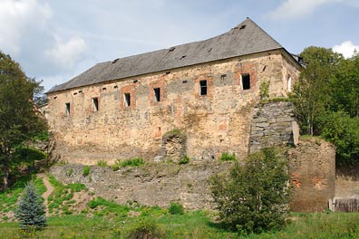 zřícenina hradu v Toužimi