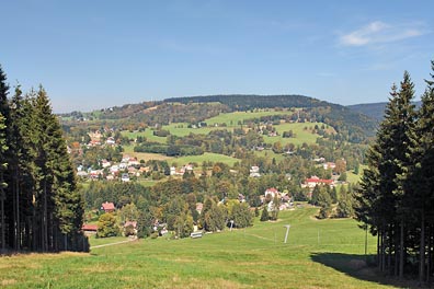 pohled z Olověného vrchu na Bublavu - na S