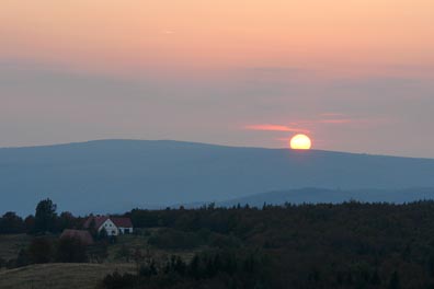 západ slunce z Komáří hůrky