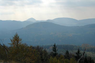 pohled ze svahu Jedlové na J