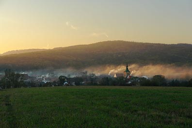 Kravaře v kouři