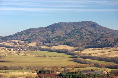 pohled z Trojhory na Sedlo