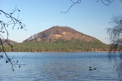 Máchovo jezero, Borný