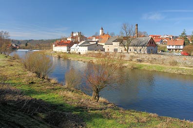 Sázava, Kácov