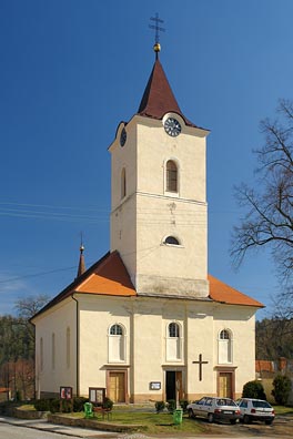 kostel v Kácově
