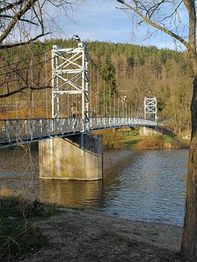 lávka přes Sázavu v Sázavě