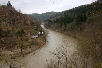 Sázava u Luk pod Medníkem