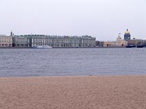 Zimní palác, Něva, pláž