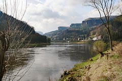 Labe, skály nad Dolním Žlebem