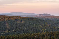 pohled z Tisovského vrchu na Klínovec, Plešivec