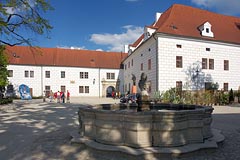 kašna, zámek v Třeboni
