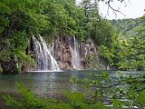 vodopád do jezera Garlovac
